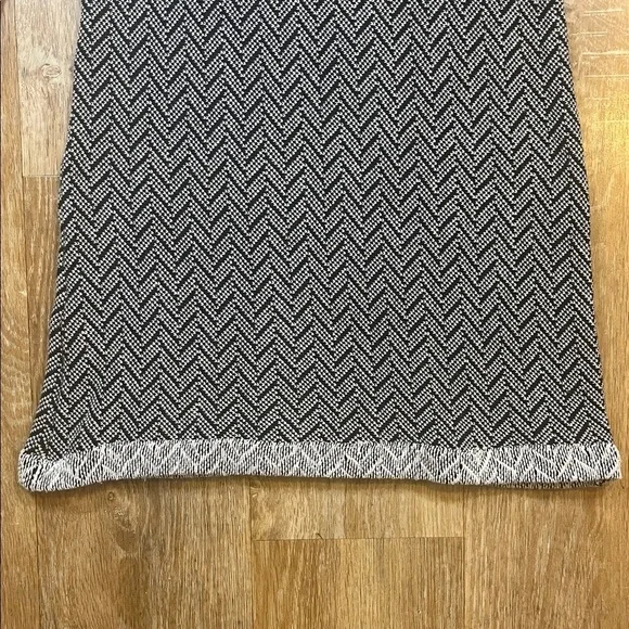 Amour Vert Herringbone Mini Sweater Dress Black Cream Small Like New 3/4 Sleeve - Picture 4 of 11